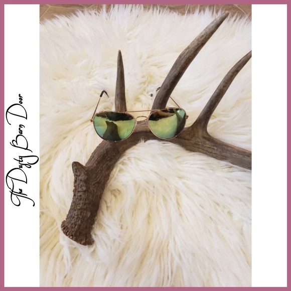 Rose Gold Aviator Style Sunglasses - Picture 2 of 4